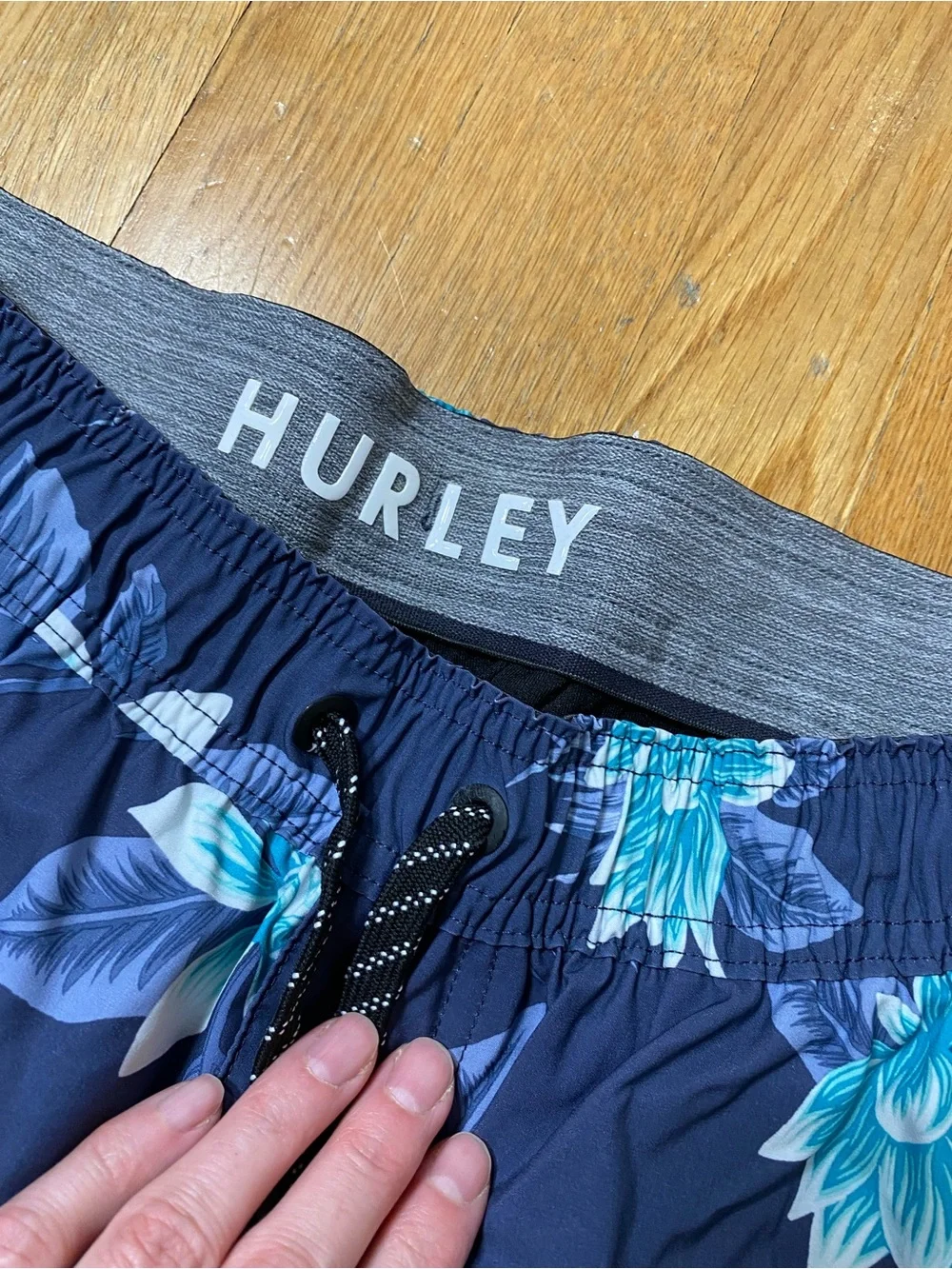 Hurley Mens Lightweight Volley Swim Short Trunk Board Shorts L